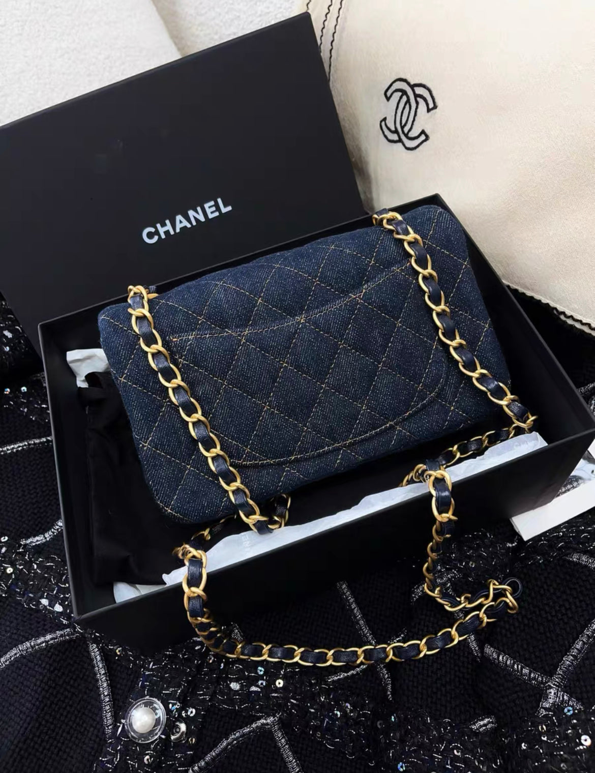 Chanel 25C indigo denim with contrasting stitching brushed gold-tone hardware Mini Flap