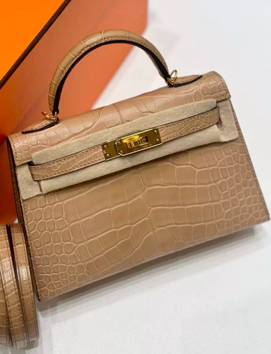 HERMÈS Mini Kelly Chai (0M) Matte Alligator Gold hardware