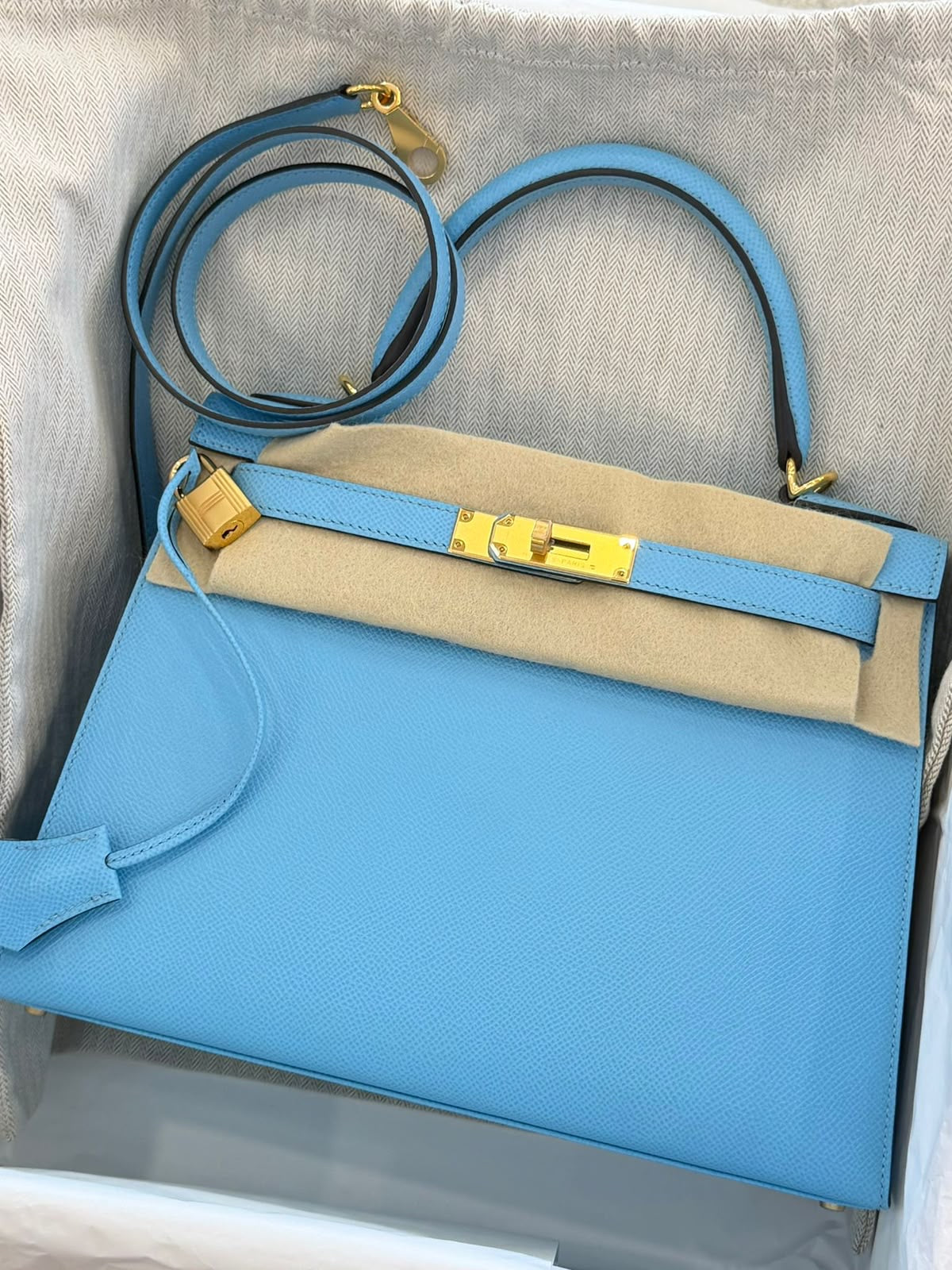 Hermes Kelly 28 Bleu Celeste Epsom Gold hardware