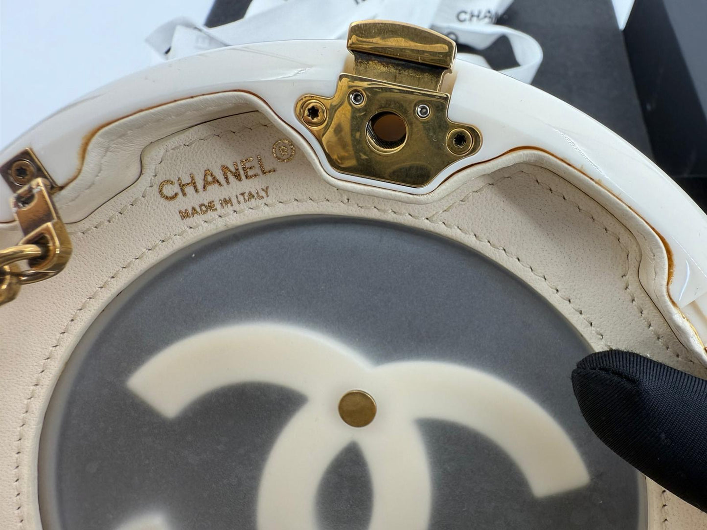 Chanel White Strass and Resin Nautical Wheel Minaudière Bronze Hardware, 2018 Métiers D'art
