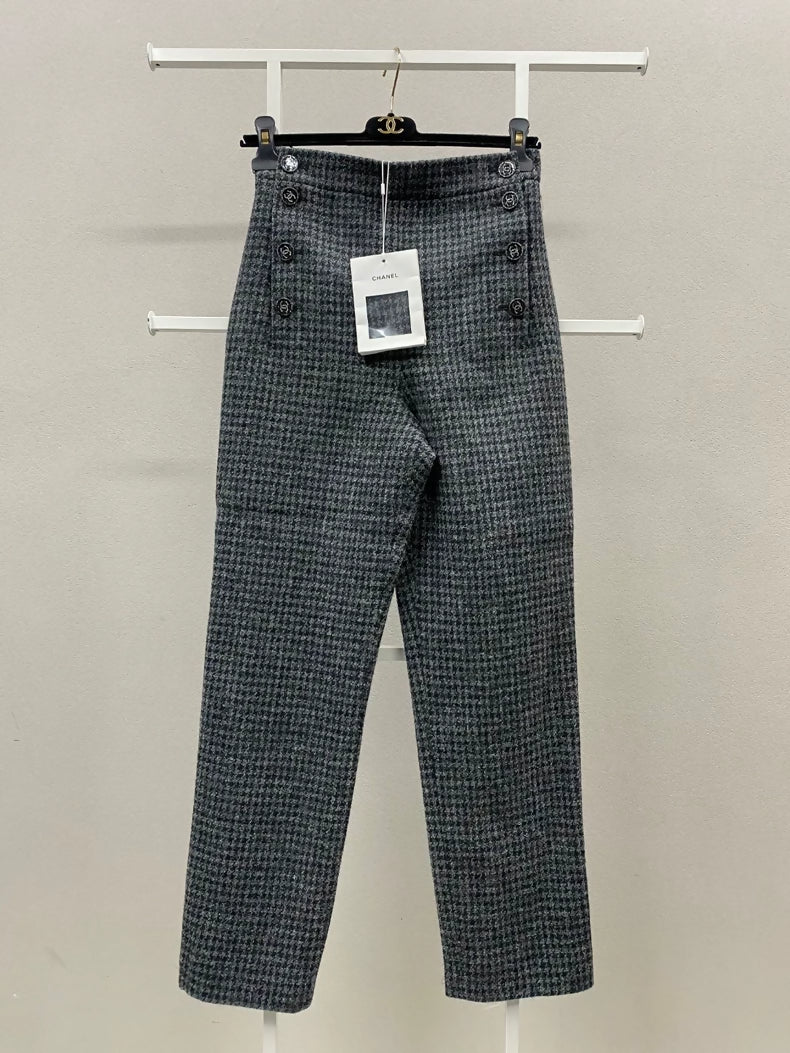 Chanel 22K gray and black pants