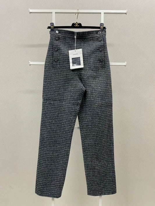 Chanel 22K gray and black pants