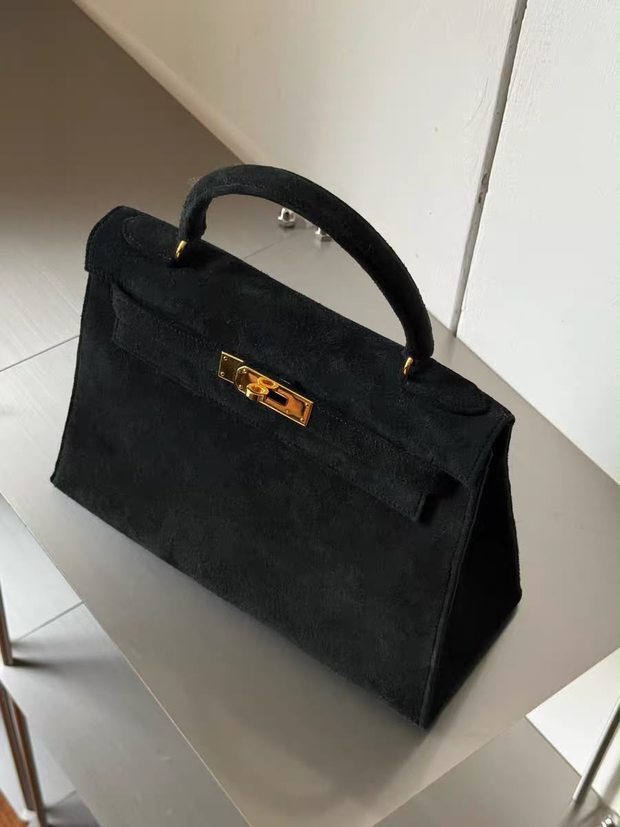 Hermes Kelly 28 Black Doblis leather Gold Hardware
