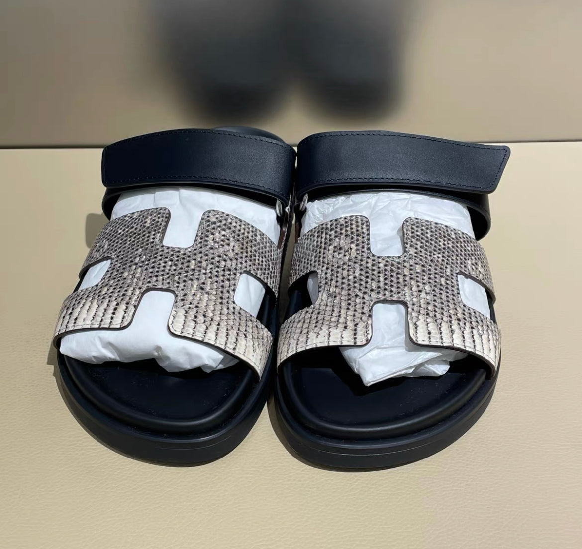 HERMÈS 白黒星柄カチューシャ Hermes Lizard Chypre Black size 36 – Wararni.com