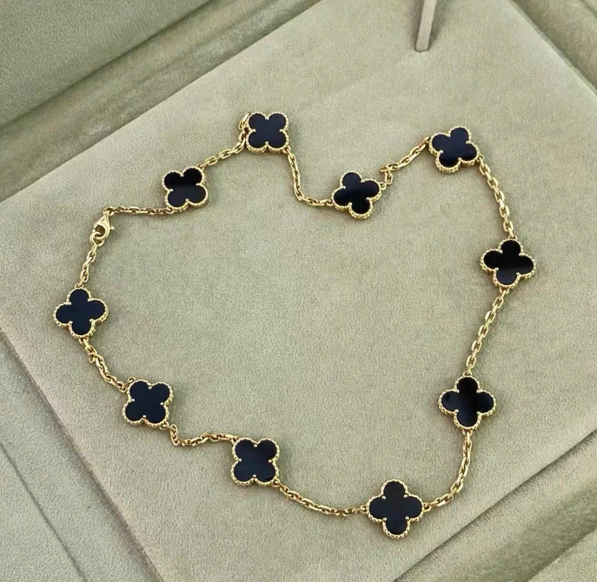 VCA Van Cleef & Arpels Vintage Alhambra necklace, 10 motifs
18K yellow gold, Onyx