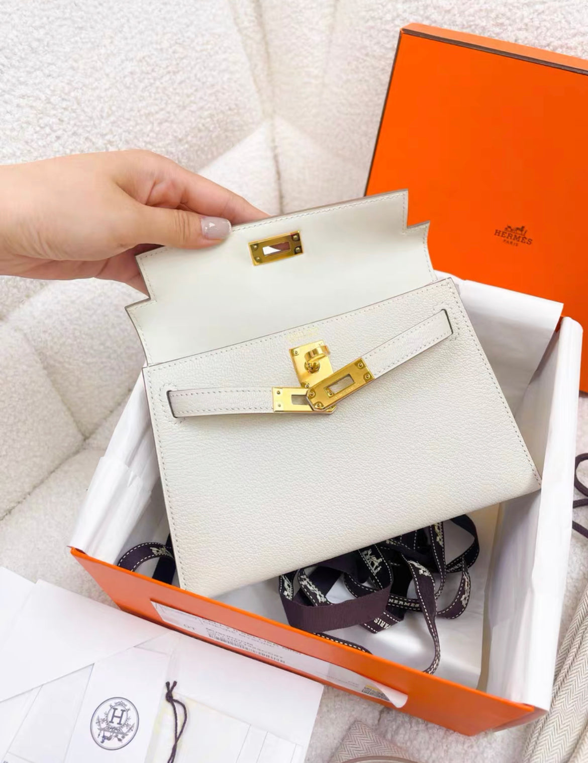 Hermès Kelly Sellier 20 Gris Pale Epsom Gold Hardware