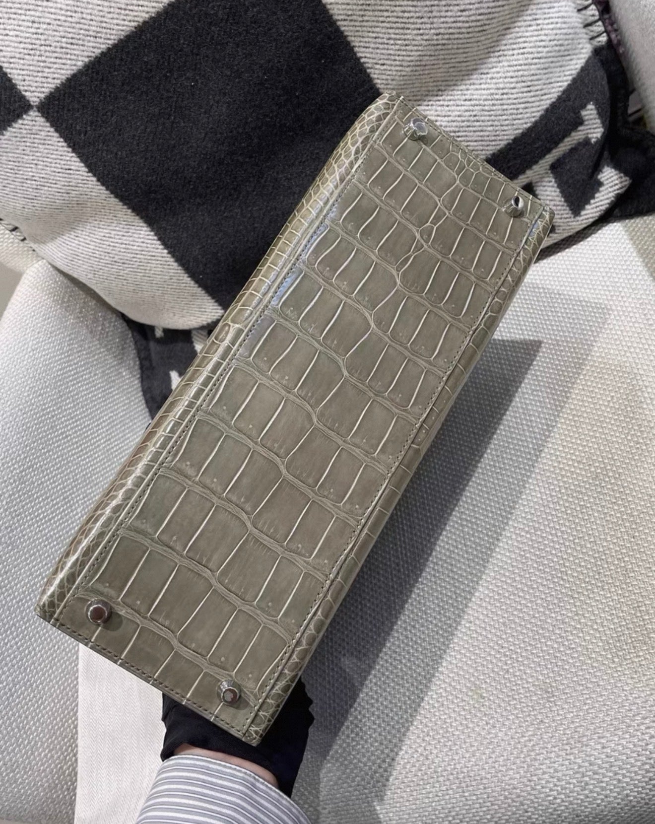 Hermes Kelly 32 Gris Shiny Crocodile leather white gold & diamond hardware