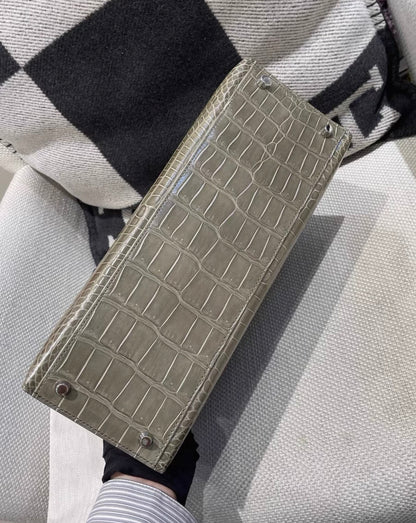 Hermes Kelly 32 Gris Shiny Crocodile leather white gold & diamond hardware