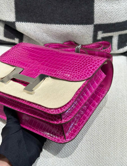 Hermès Constance 24 Fushia Shiny Alligator Palladium Hardware