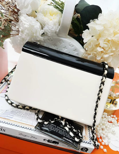 Chanel 21S Black & Ecru CF Acrylic evening clutch Bag Minaudière