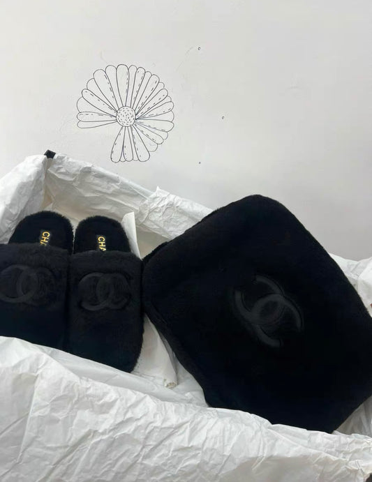 Chanel 24B Fur Slippers with a bag set size 38 C