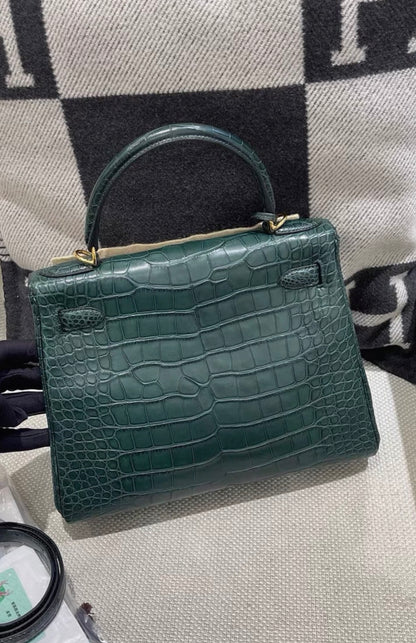 Hermes Kelly 28 1T Dark Green Matte crocodile leather gold hardware