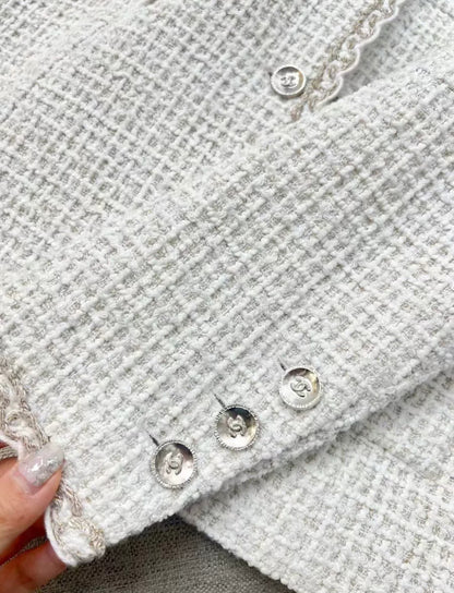 Chanel 25c white tweed jacket