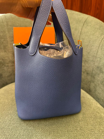 HERMÈS Picotin handbag in Blue Sapphire Clemence leather with Gold hardware