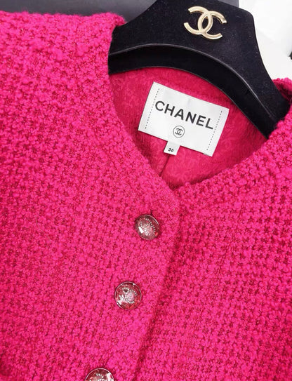 Chanel 21K rose red tweed cropped jacket size 36