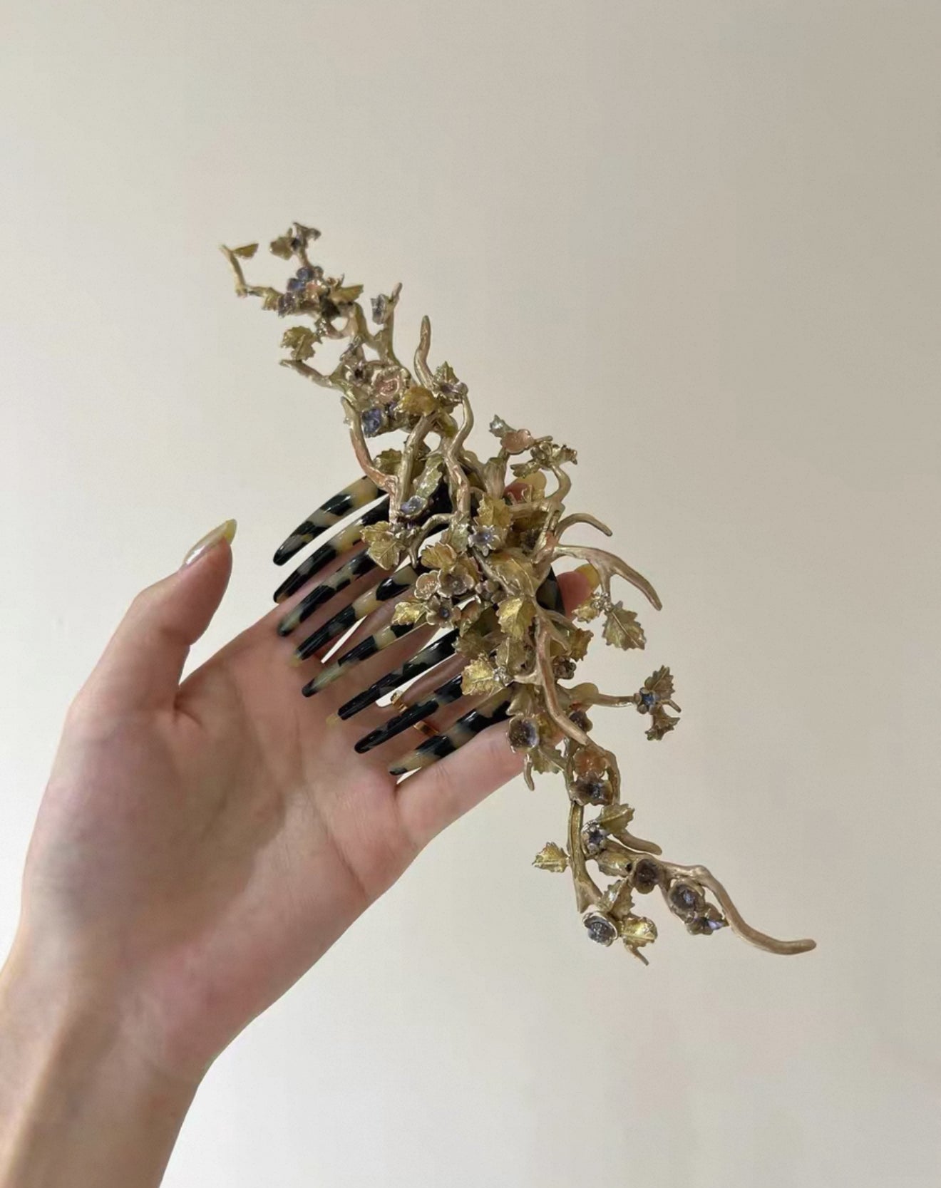 Chanel 2010 Spring Runway Gold-Plated Carved Hairpin