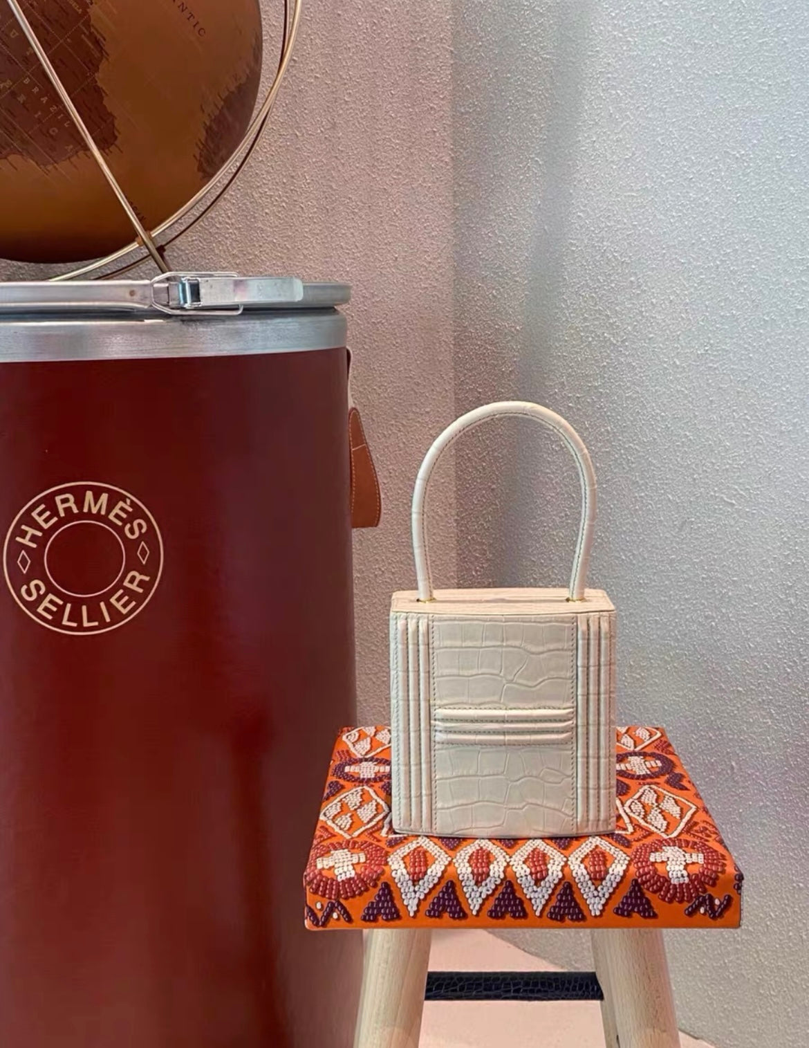 HERMÈS HSS CADENA LOCK BOX BAG WHITE CROCODILE LEATHER – Wararni.com