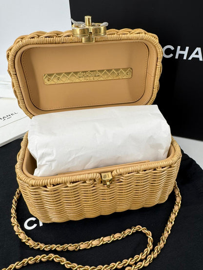Chanel Cruise 2025/26 Vanity Case