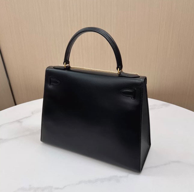 Hermès Kelly Sellier 28 Black Box Gold Hardware