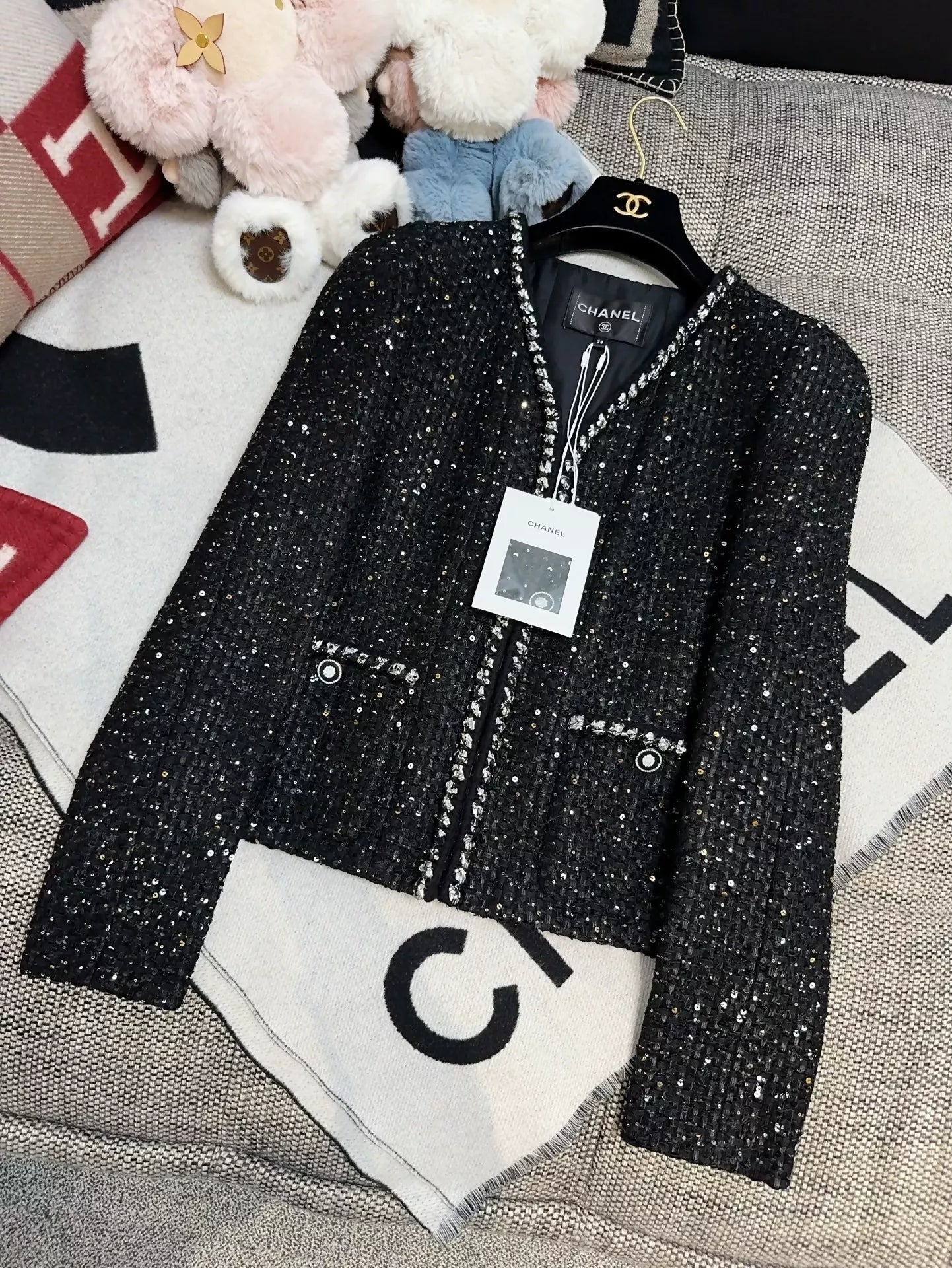 Chanel 22p black sequins tweed jacket
