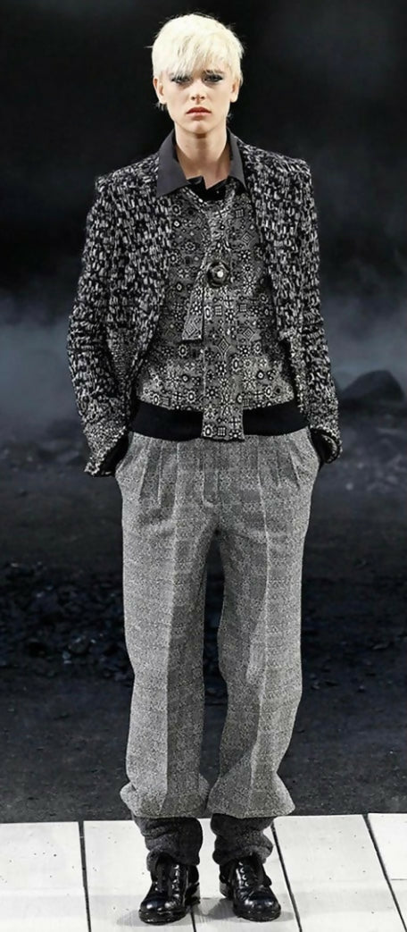 Chanel 11A Classic Black White Tweed Braided Trim Zip Up Jacket FR 50