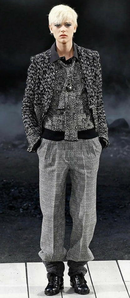 Chanel 11A Classic Black White Tweed Braided Trim Zip Up Jacket FR 50