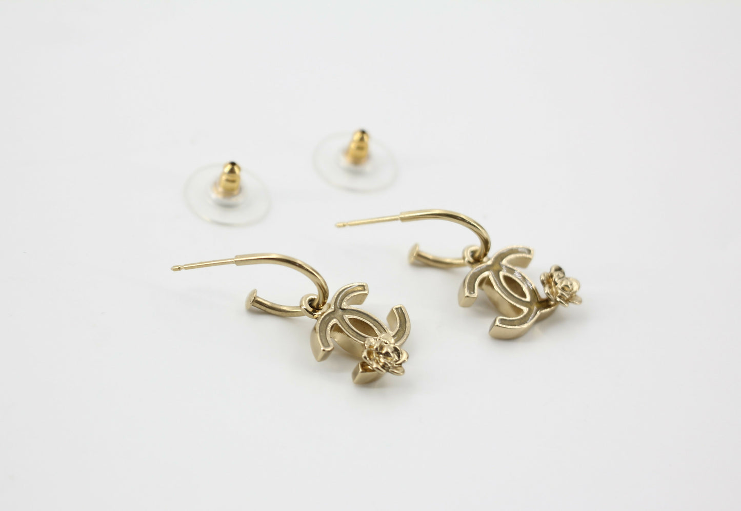 Chanel Vintage 07P Metal Gold Camellia Pendant Hoop Stud Earrings
