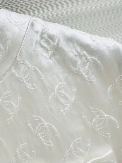Chanel 25a ecru cardigan