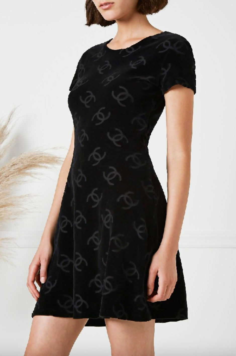 Chanel Vintage S/S1996 Black CC Logo Velour 96P LBD Mini Dress –