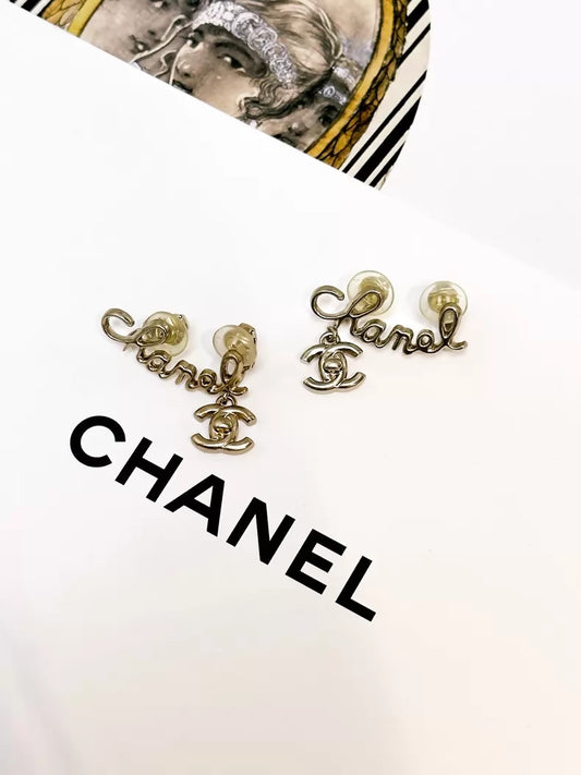 Chanel 21P Coco Chanel logo ear clips