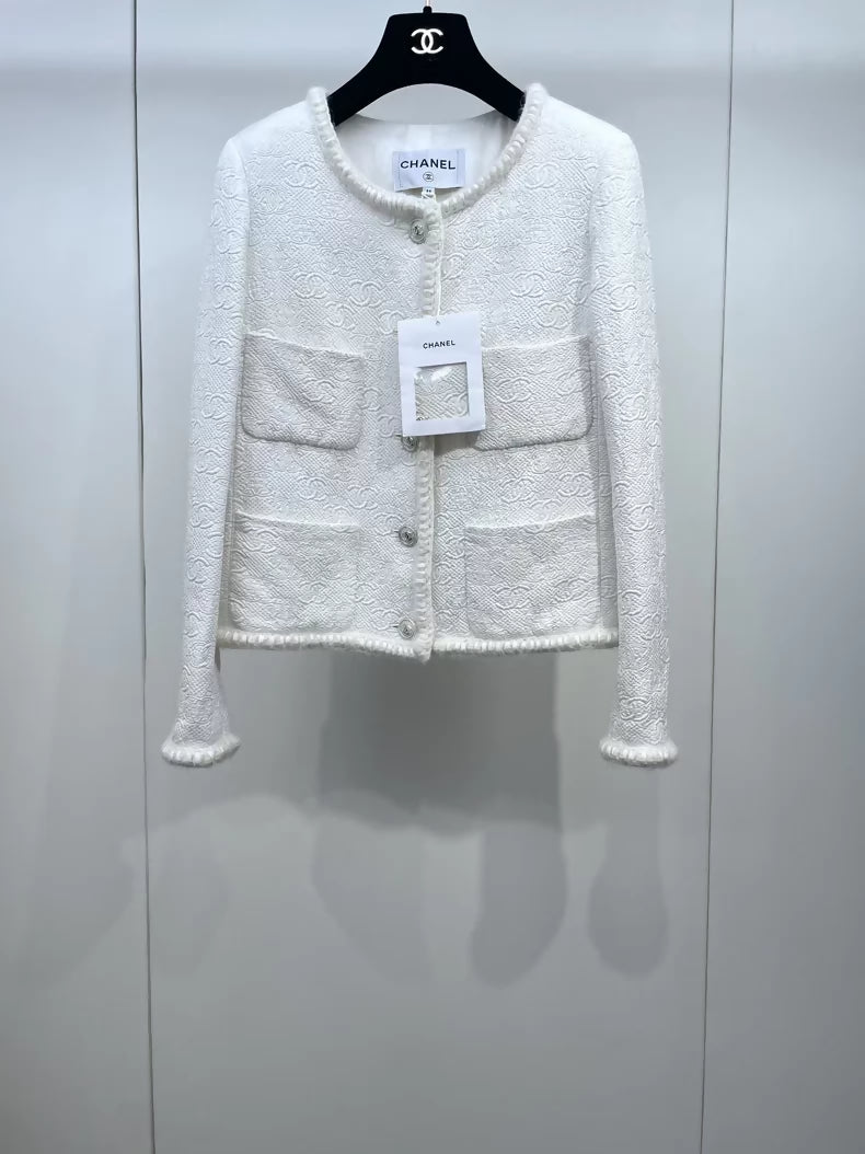 Chanel 21A white ecru tweed Jacket