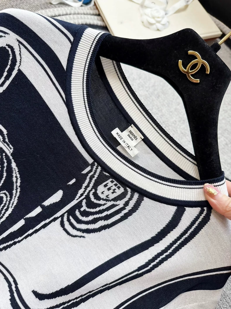 Hermes navy blue knit short-sleeved top