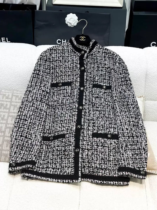 Chanel 23SS black & white tweed jacket