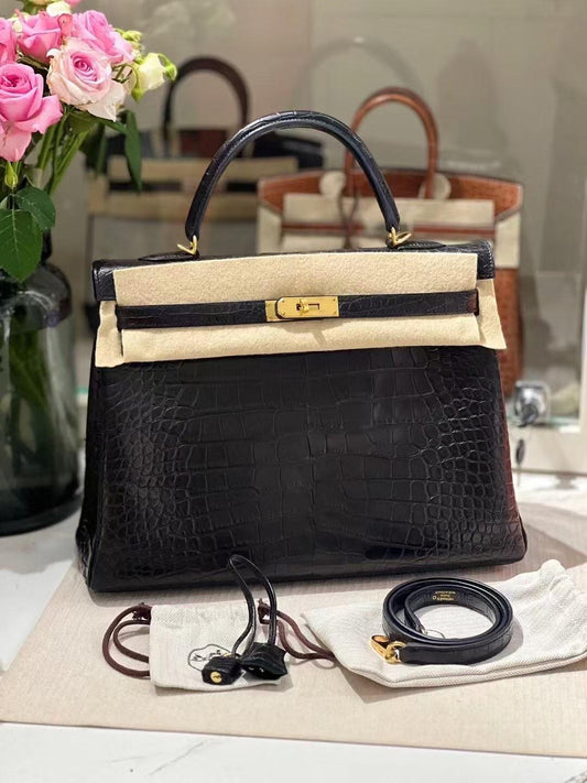 HERMÈS KELLY 35 BLACK MATTE ALLIGATOR GOLD HARDWARE