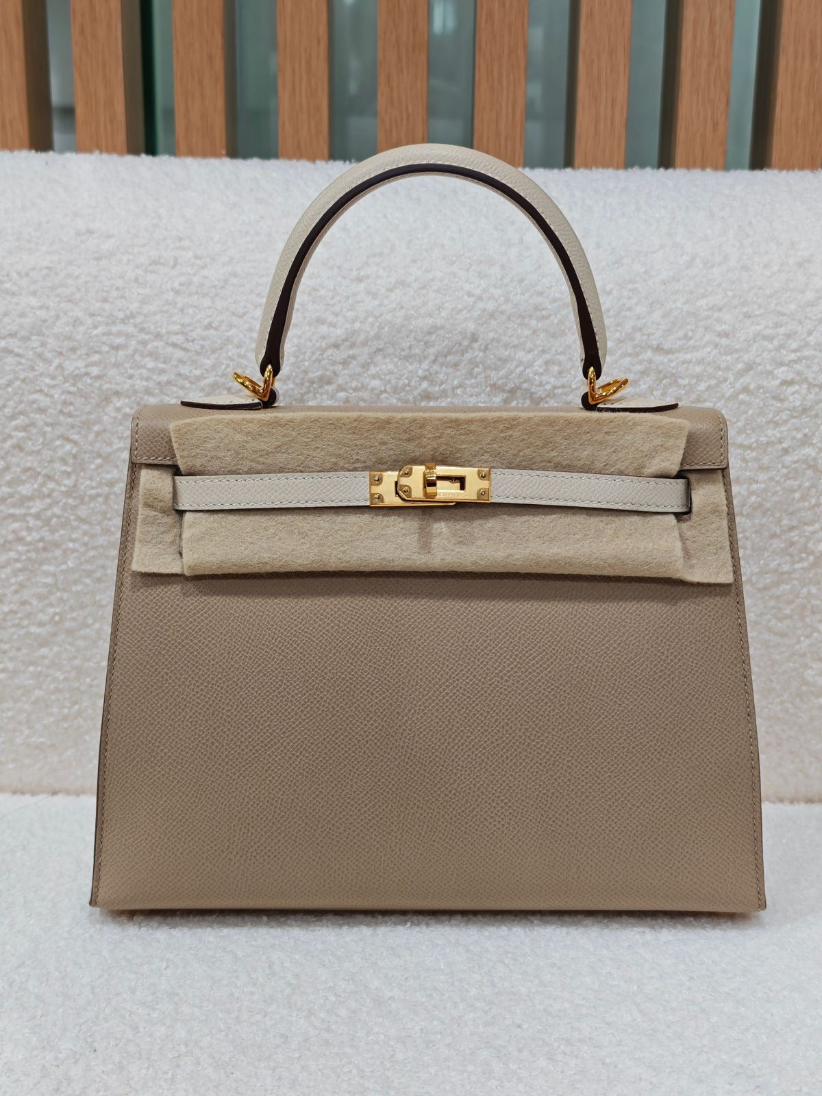 Hermes Kelly 25 HSS Trench / Craie Epsom Gold hardware
