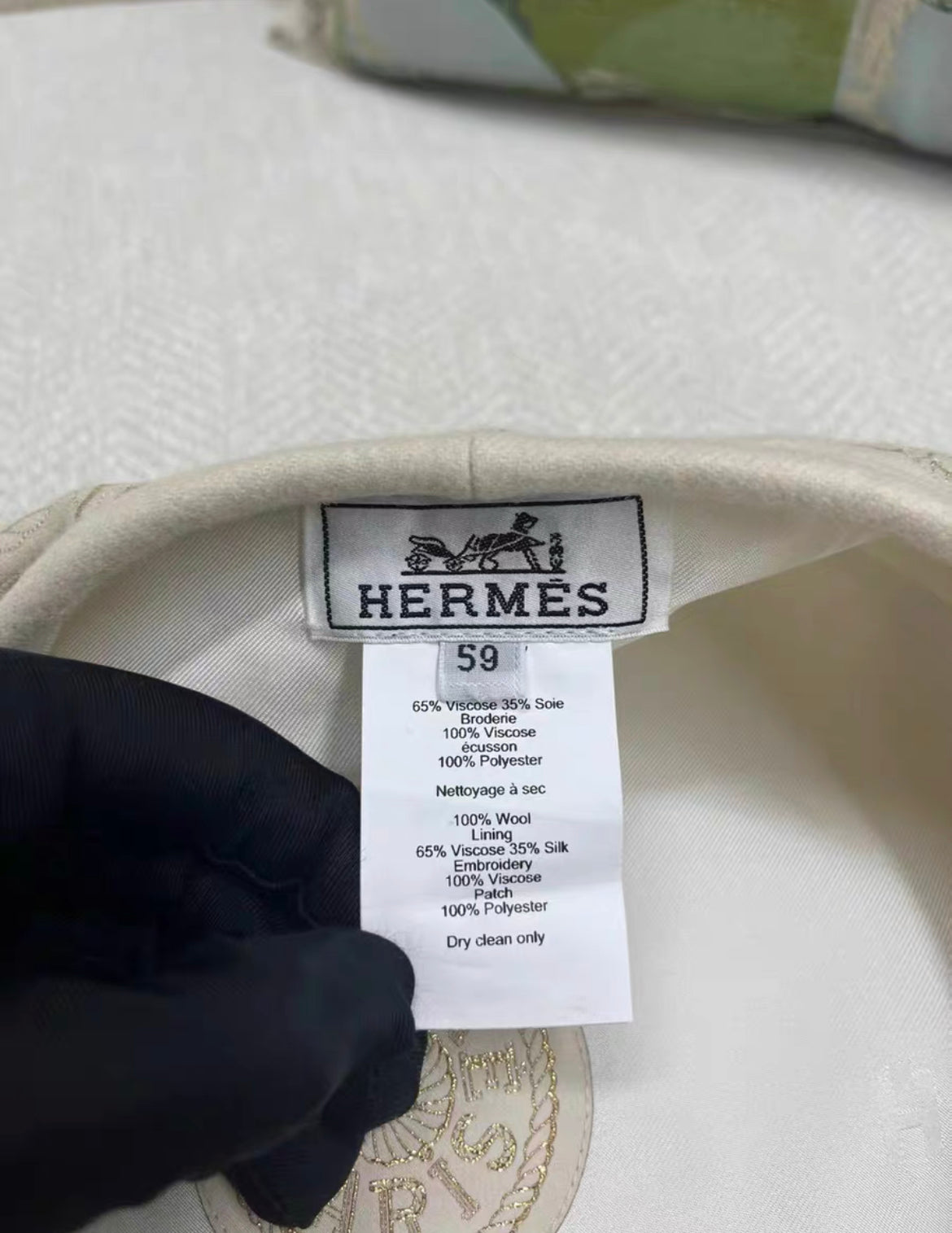 Hermes white embroidered beret, size 59, brand new