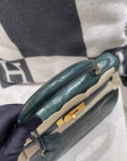 Hermes Kelly 28 1T Dark Green Matte crocodile leather gold hardware