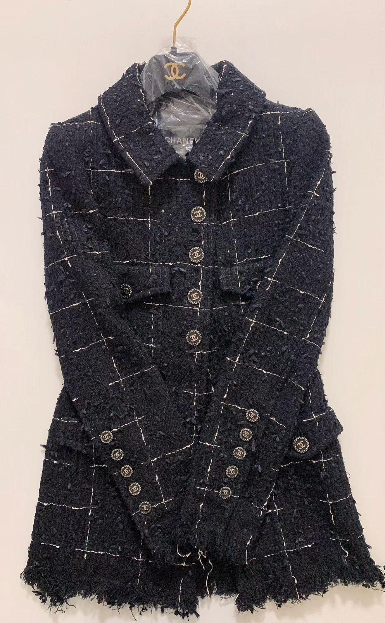Chanel 22C Black Tweed Jacket - size 38