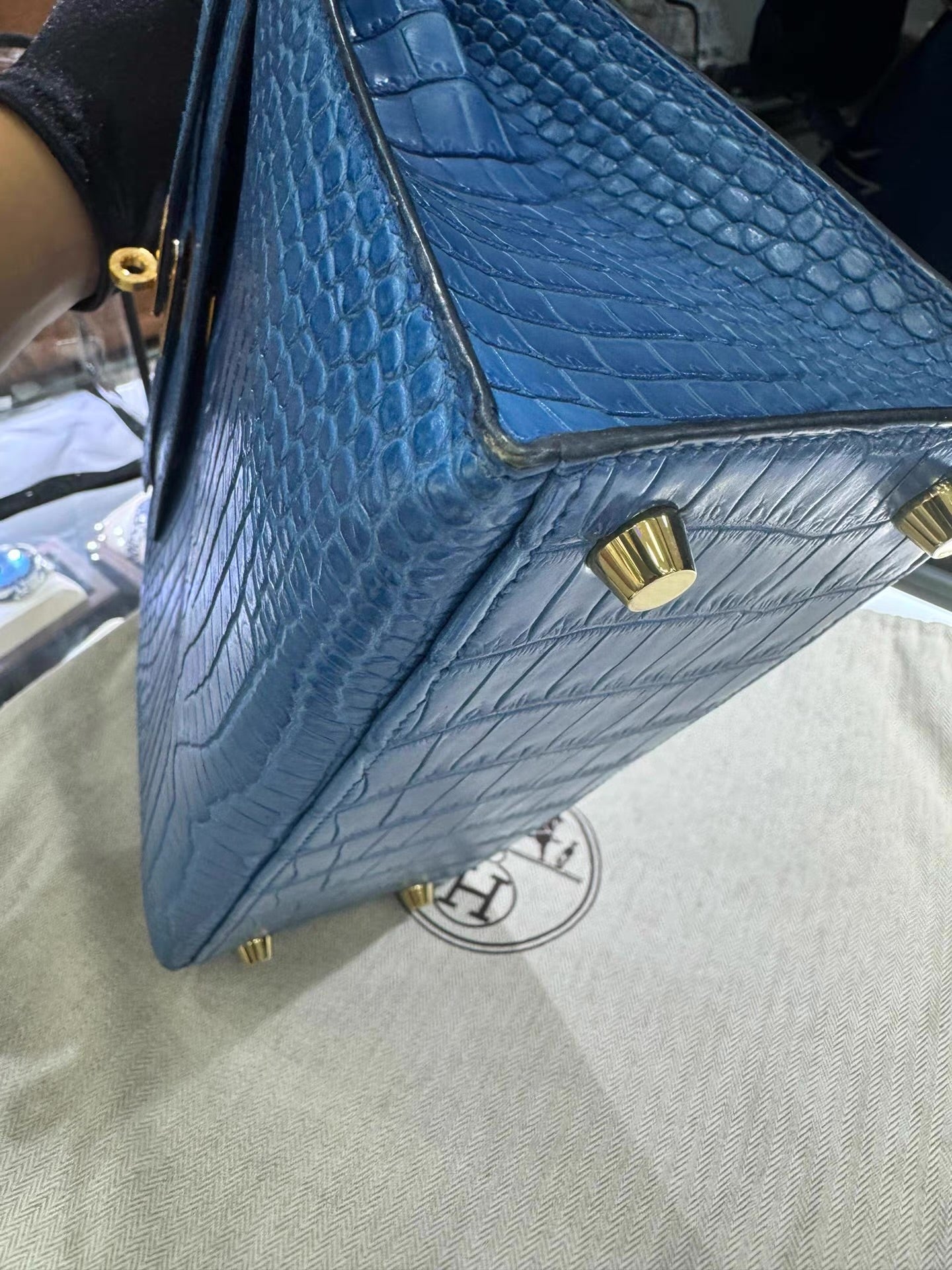 Hermes Kelly 25 Bleu Mykonos Matte Crocodile Leather Gold Hardware