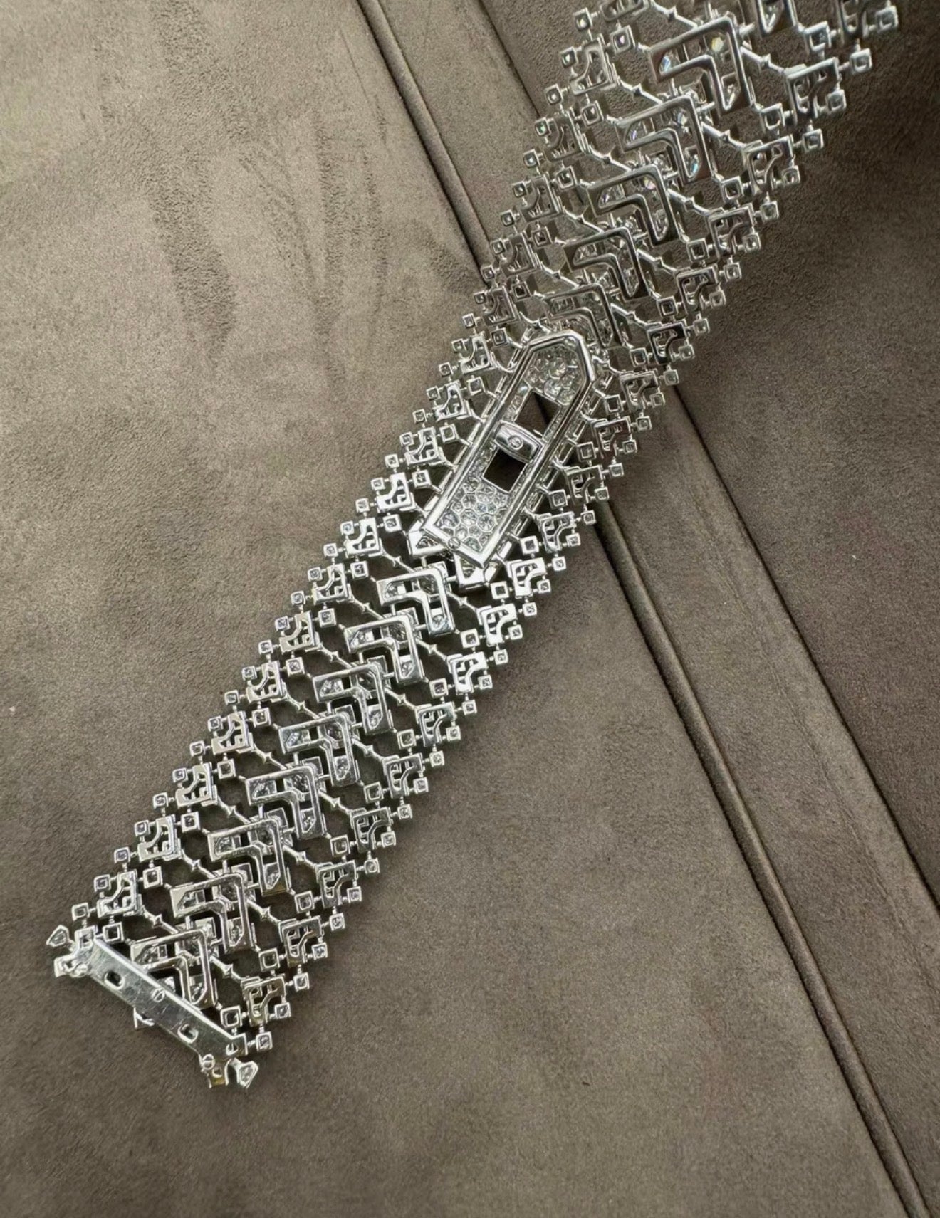Hermès High Jewellery Kelly Joaillidre 
Bracelet/Watch/Necklace White gold Full Diamonds Himalaya Necklace