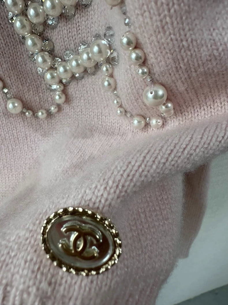 Chanel 21S pink cashmere sweater with pearl and rhinestone embroidery and letter embroidery