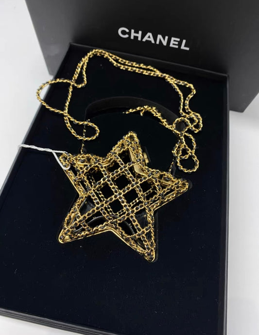 Chanel 23S Star Minaudière Gold-Tone Metal & Lambskin - Braided Chain cage/mapy