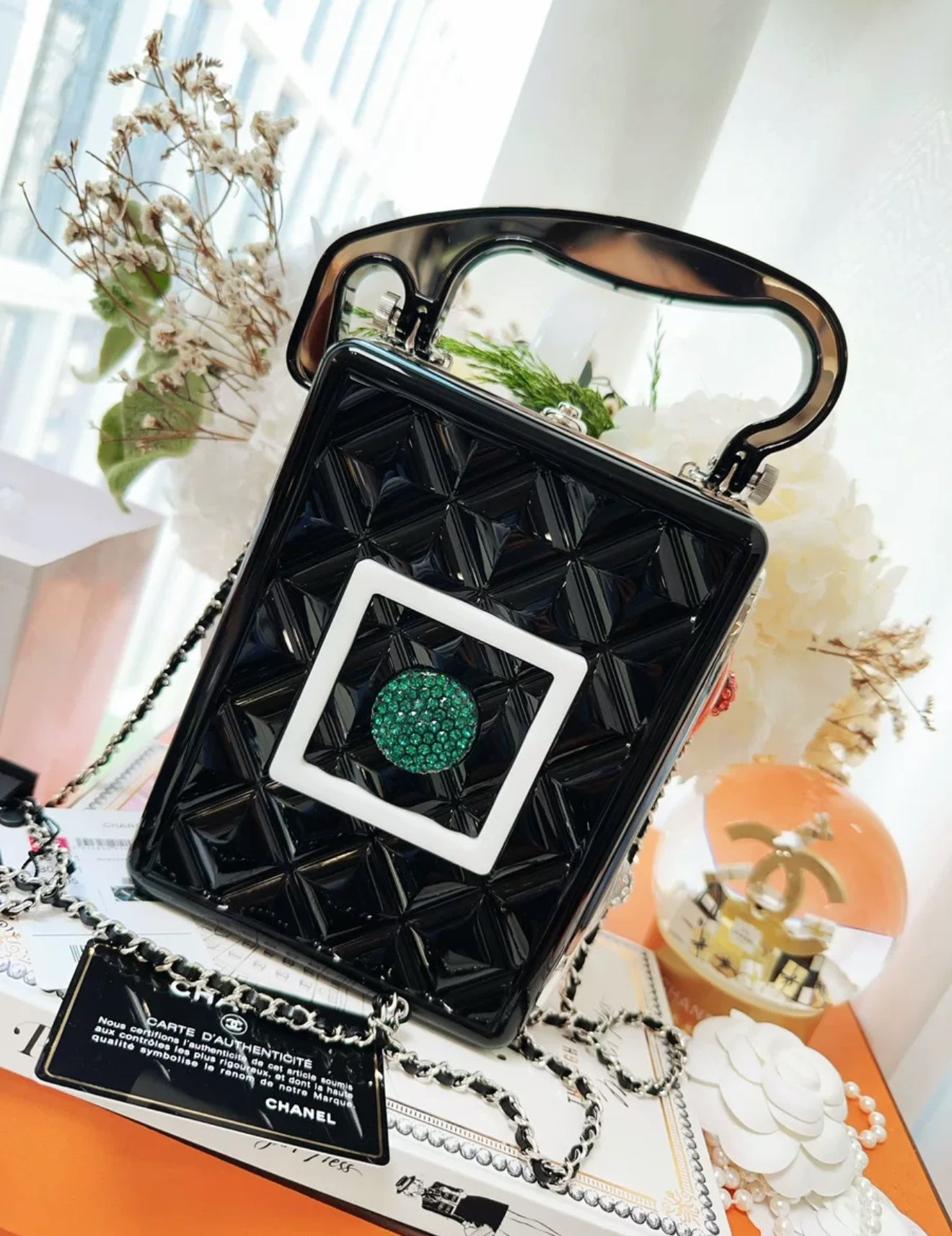 CHANEL 20c show model limited collector's series signal light evening chain bag