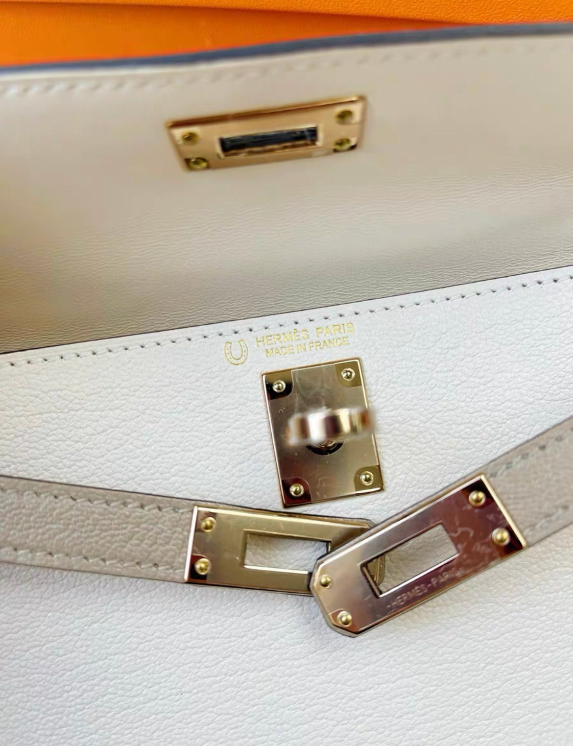 Hermès Special Order (HSS) Kelly 20 Nata and Gris Etoupe Chevre Permabrass Hardware stamp B, brand new