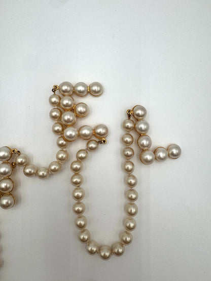 Chanel 1991 pearl letter brooch - Rare