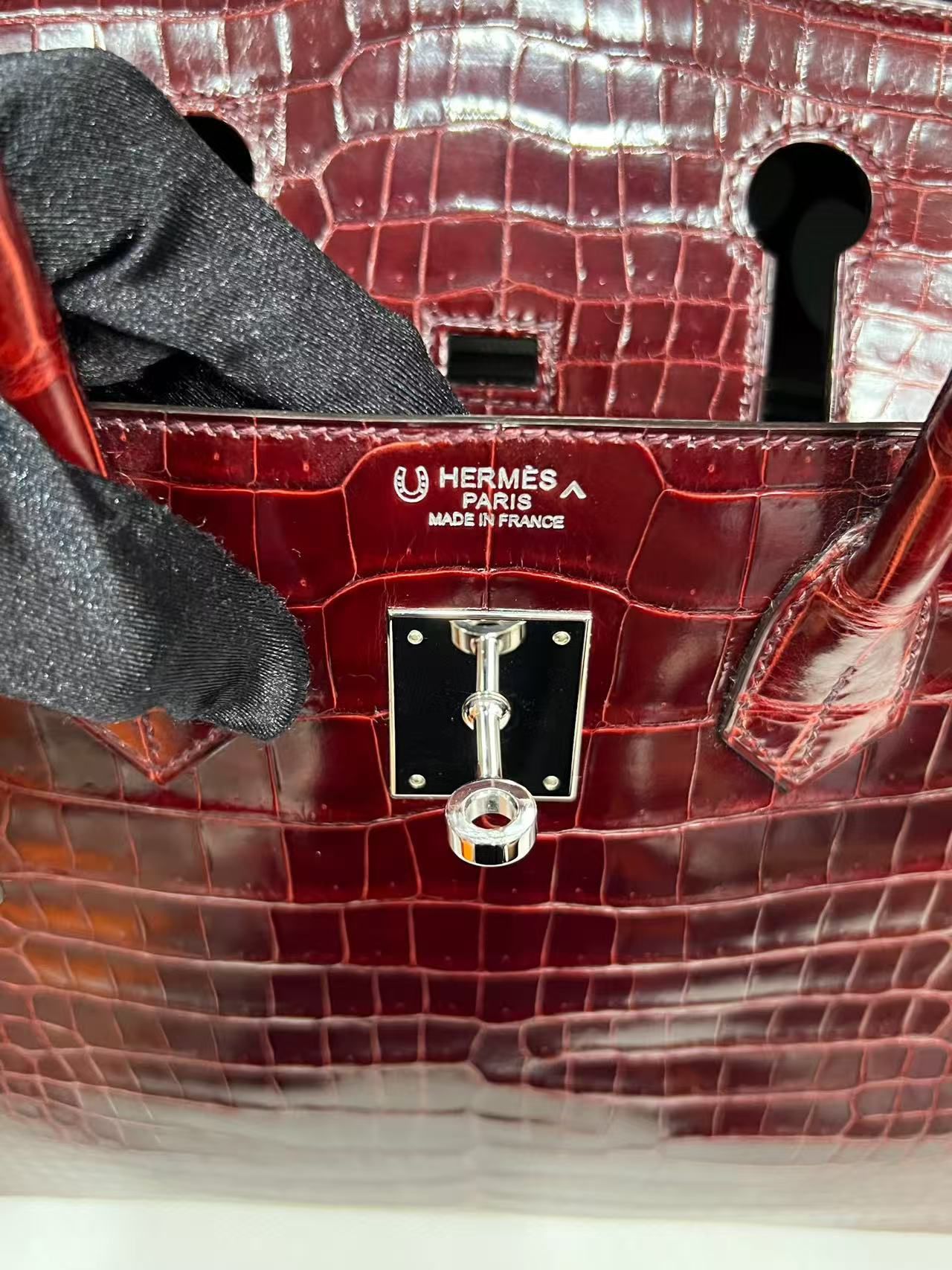 Hermes Birkin 30 Bordeaux Shiny Crocodile Leather Palladium Hardware