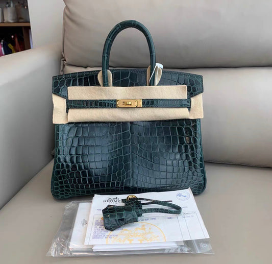 HERMÈS Birkin 25 Vert Cypress in Niloticus Crocodile with Gold Hardware