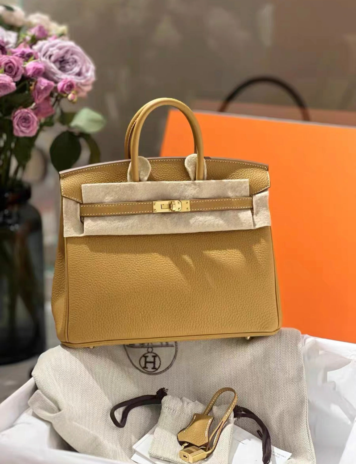 Hermes Birkin 25 Natural Sable Togo Leather Gold Hardware handbag with white stitching