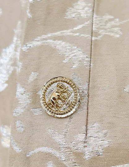 Chanel 2012 Pre-Fall Bombay Métiers d
Art collection pearl jacket