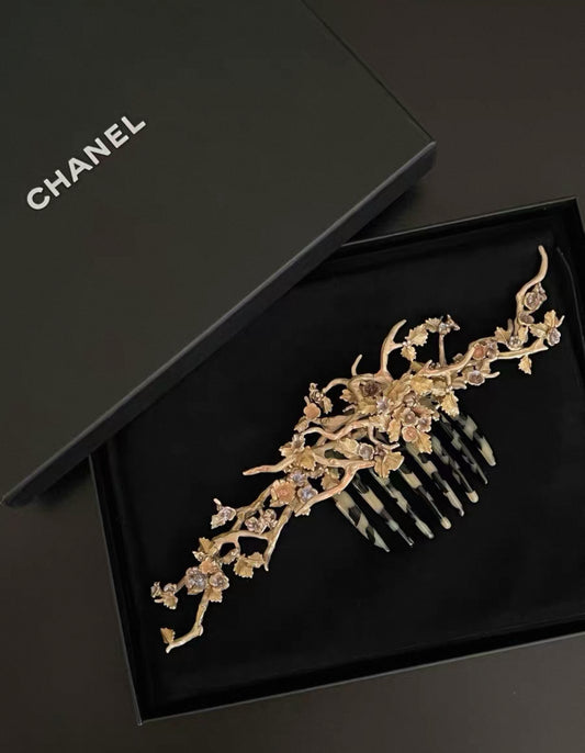 Chanel 2010 Spring Runway Gold-Plated Carved Hairpin